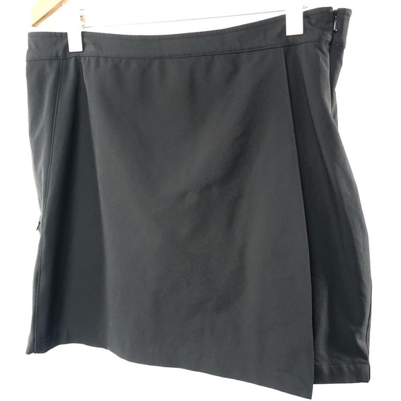 L.L. Bean Pull On Tennis Skirt with Shorts Skort in Black Size Extra Large - Picture 2 of 5